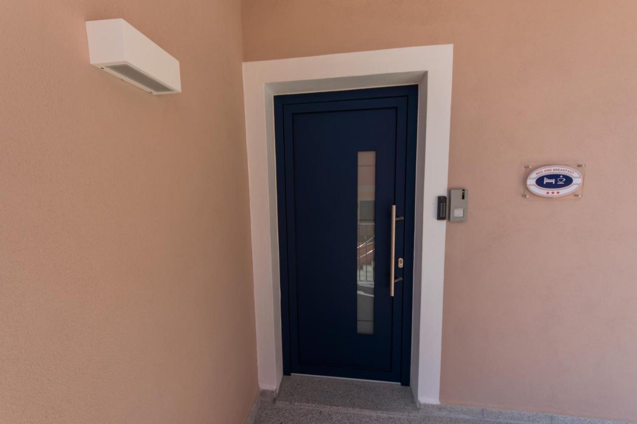 Controvento Bed and Breakfast La Maddalena  Buitenkant foto